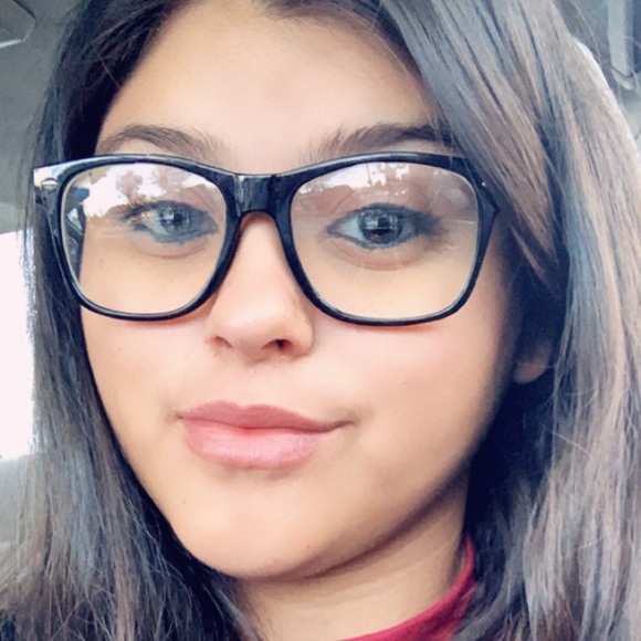 Meet your Posher, Leila - Picture 1 of 1